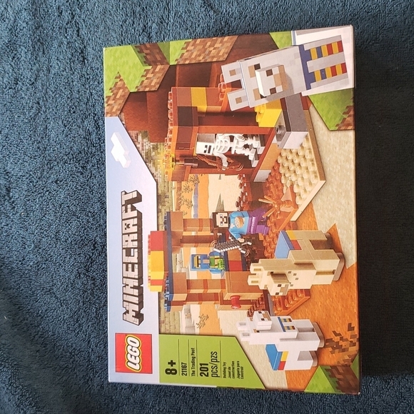 Lego 21167 The Trading Post  Minecraft - Picture 1 of 2